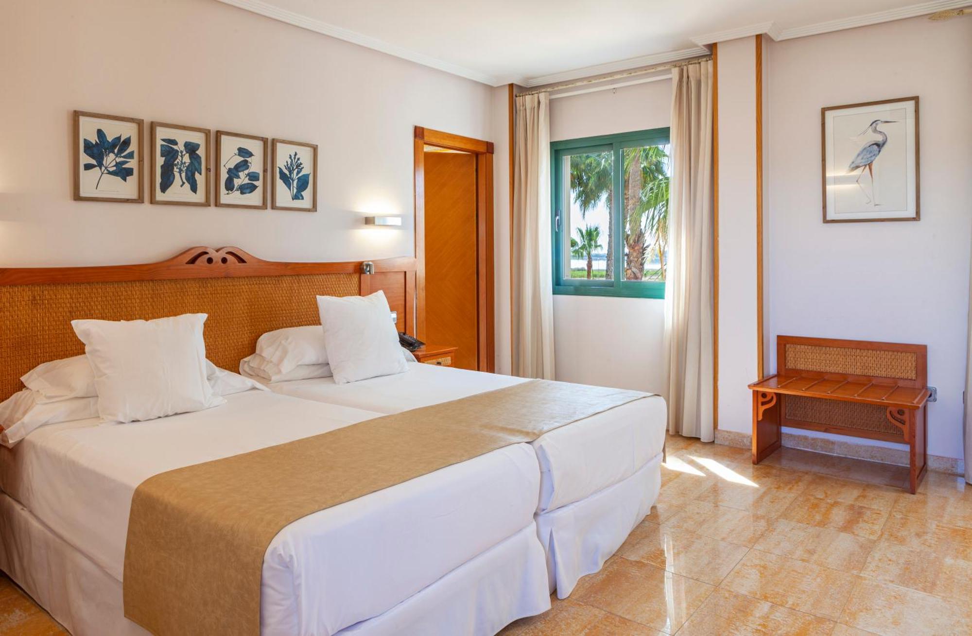 Hotel La Laguna Spa & Golf Сиудад Кесада Екстериор снимка