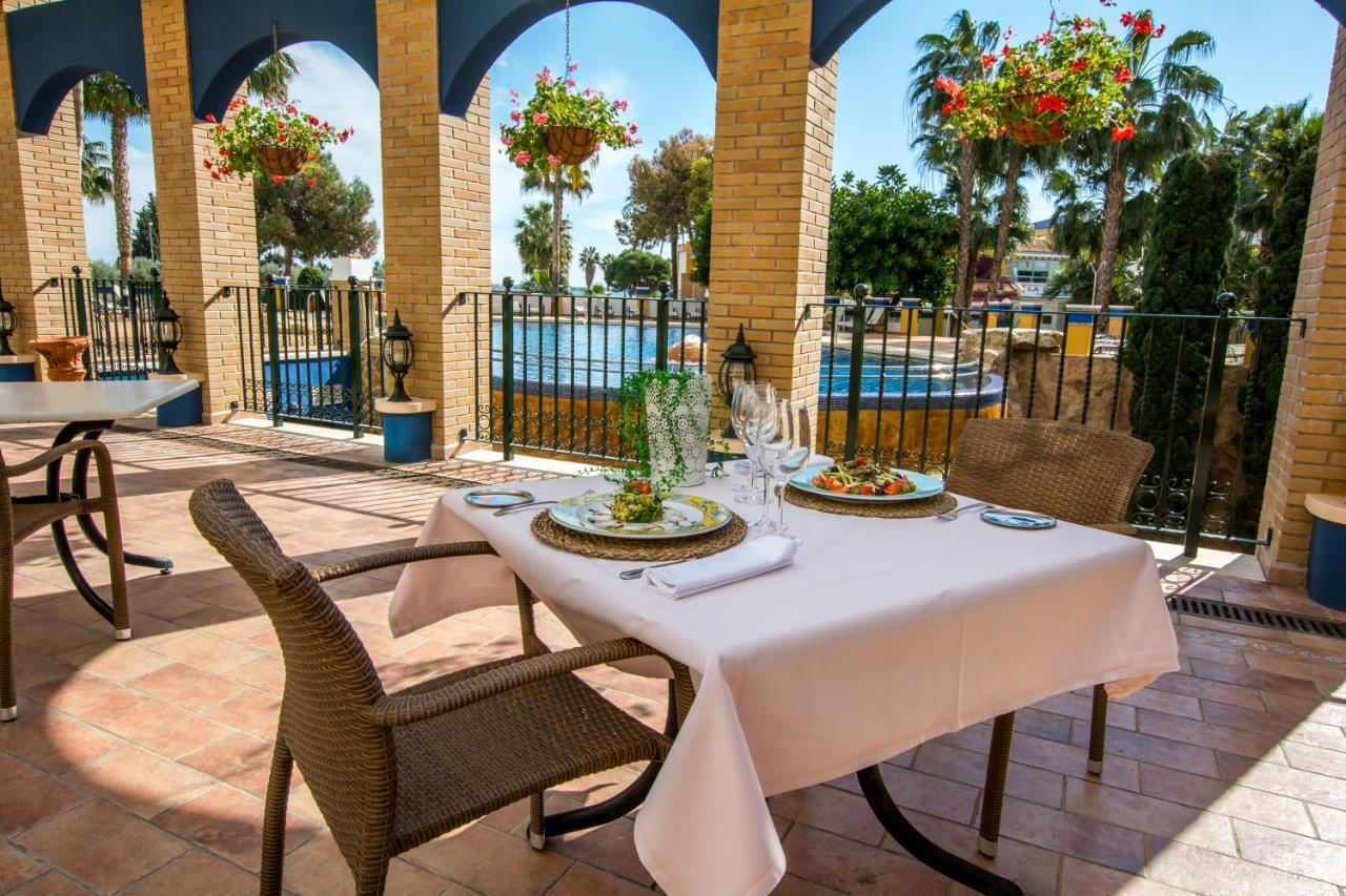 Hotel La Laguna Spa & Golf Сиудад Кесада Екстериор снимка